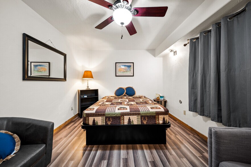 More Photos Of 2089 E White Mountain Blvd, Pinetop Hotel For Sale