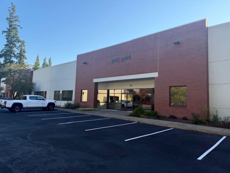 More Photos Of 17898 SW Upper Boones Ferry Rd, Portland Flex For Lease