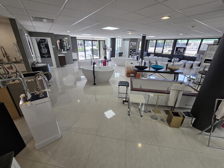 More Photos Of 1583 E Oakland Park Blvd, Oakland Park Freestanding For Sale