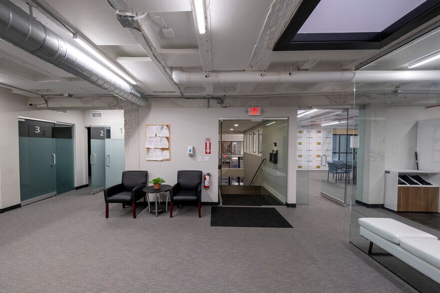 More Photos Of 2375 W University Ave, Saint Paul Office For Lease