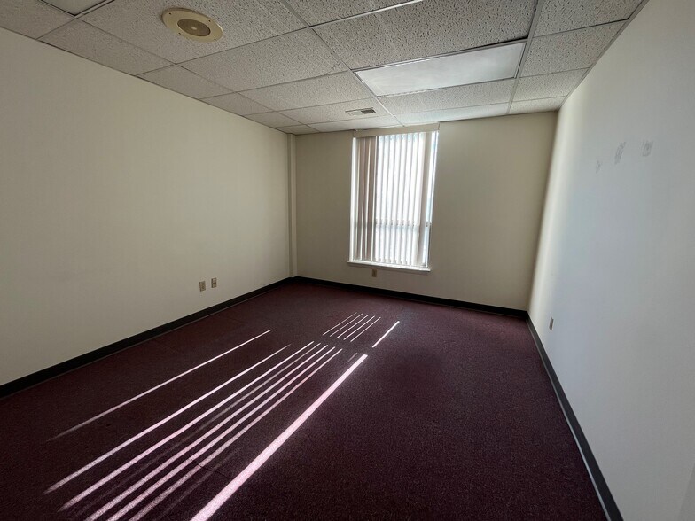 More Photos Of 57 North St, Danbury Office For Sale