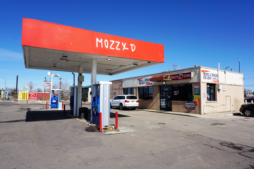 Primary Photo Of 754 Peoria St, Aurora Service Station For Sale