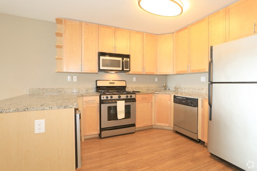 More Photos Of 380 Esplanade Ave, Pacifica Apartments For Sale