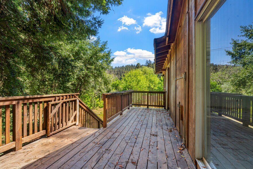 More Photos Of 10991 River Rd, Forestville Flex For Sale