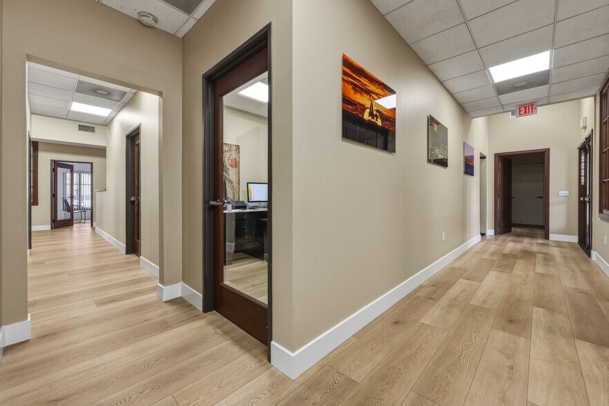 More Photos Of 1075 Rosecrans St, San Diego Bank For Sale