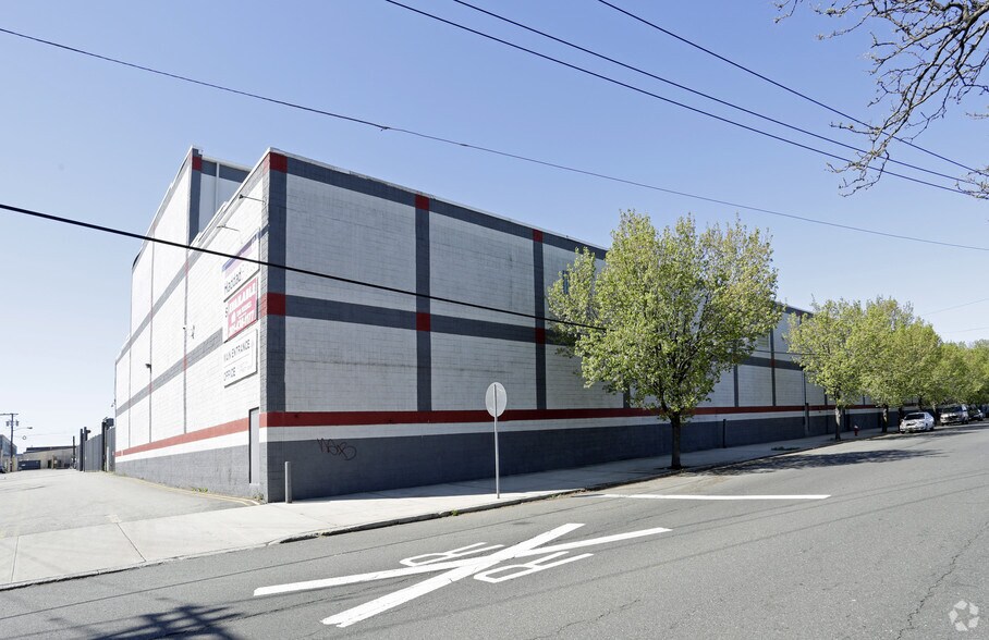 Primary Photo Of 90 E 5th St, Bayonne Warehouse For Lease
