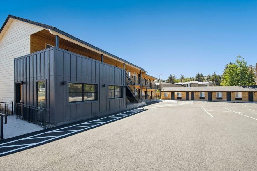 Primary Photo Of 2359 NE Division St, Bend Hotel For Sale