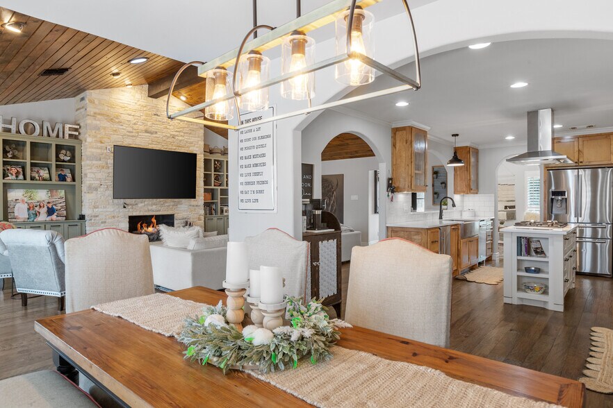 More Photos Of 608 W Morse St, Fredericksburg Specialty For Sale