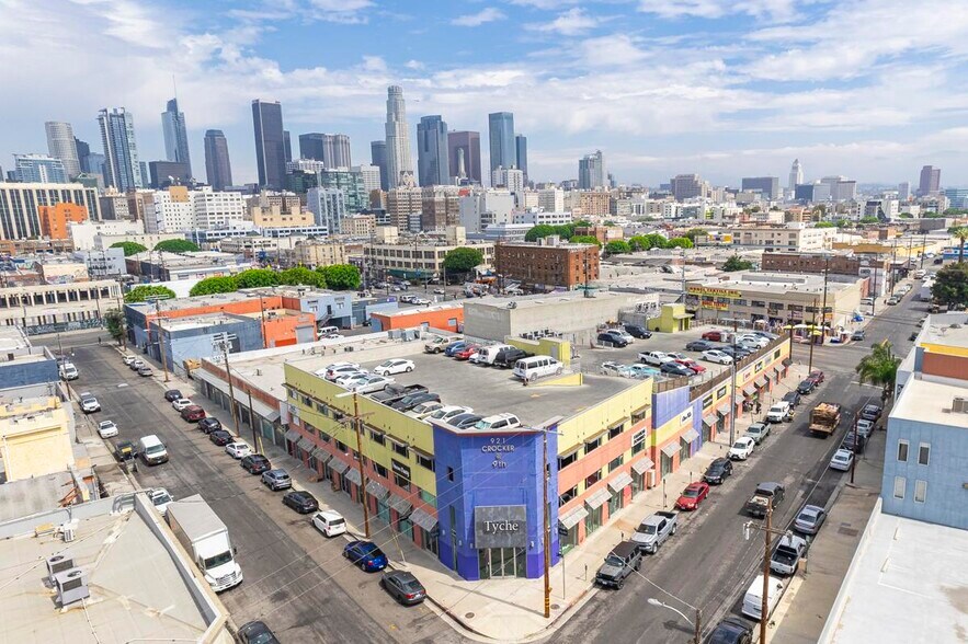 More Photos Of 921 Crocker St, Los Angeles Storefront Retail Office For Sale