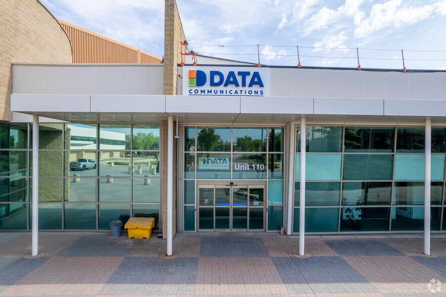 More Photos Of 2-10 Smed Ln SE, Calgary Distribution For Lease