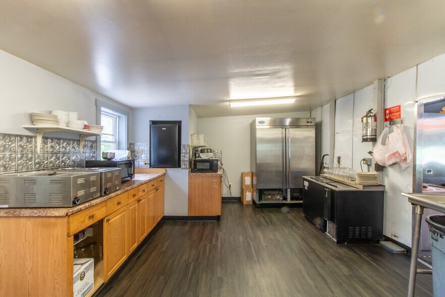 More Photos Of 585 US Route 5, Coventry Specialty For Sale