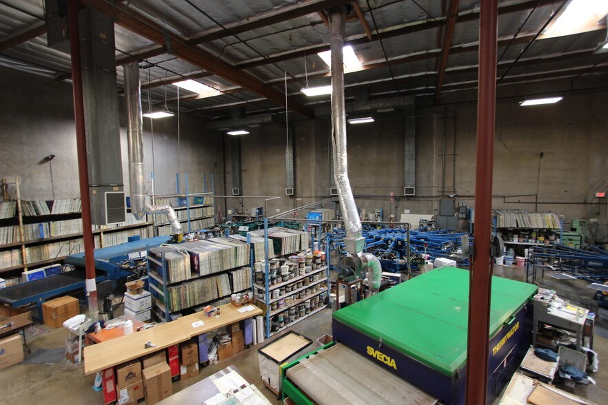 More Photos Of 99-061 Koaha Way, Aiea Warehouse For Lease