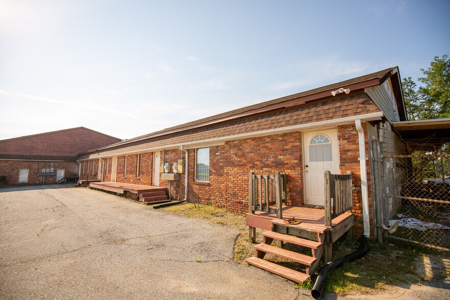 More Photos Of 3400 Rutherford Rd, Taylors Light Manufacturing For Lease