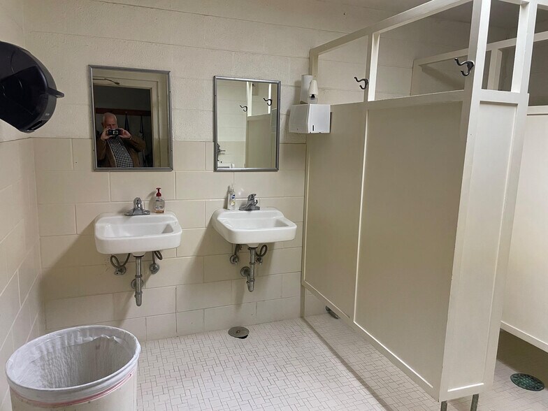 More Photos Of 1309 Newport Ave, Dallas Lodge Meeting Hall For Sale