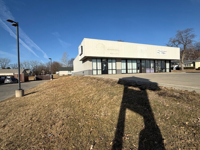 More Photos Of 1103 S 16th St, Clarinda General Retail For Lease