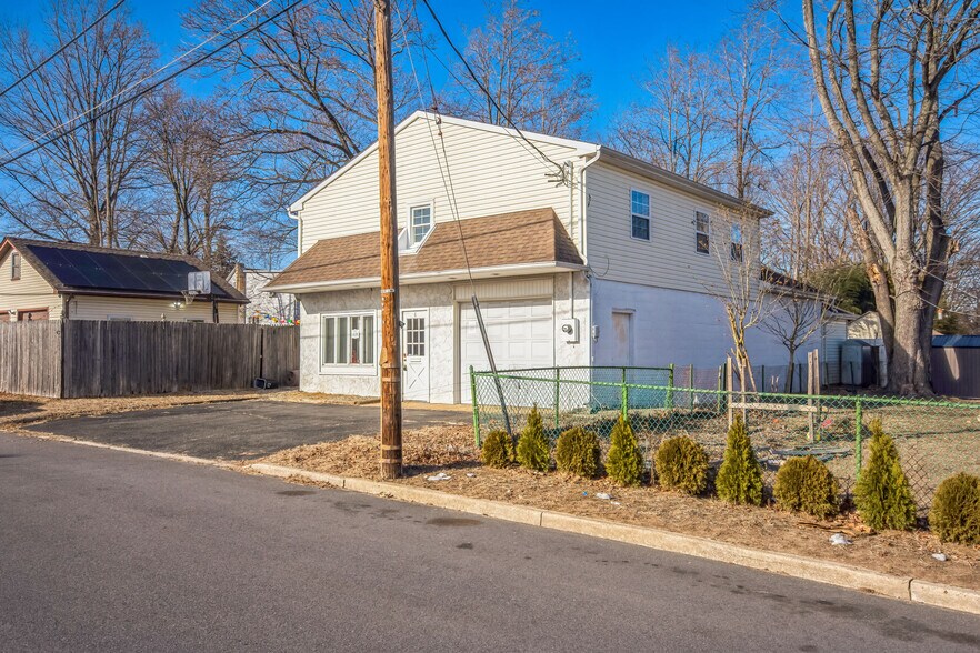 More Photos Of 6 Spring St, Jamesburg Warehouse For Sale