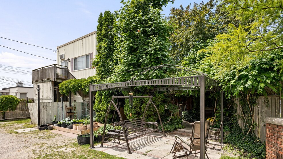 More Photos Of 4165 Tecumseh Rd E, Windsor General Retail For Sale