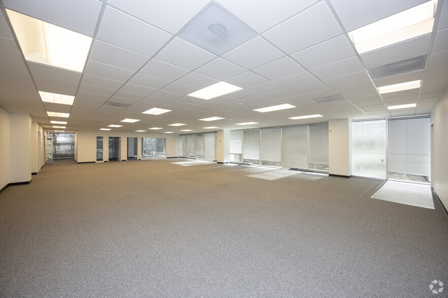 More Photos Of 6525 The Corners Pky, Peachtree Corners Unknown For Lease