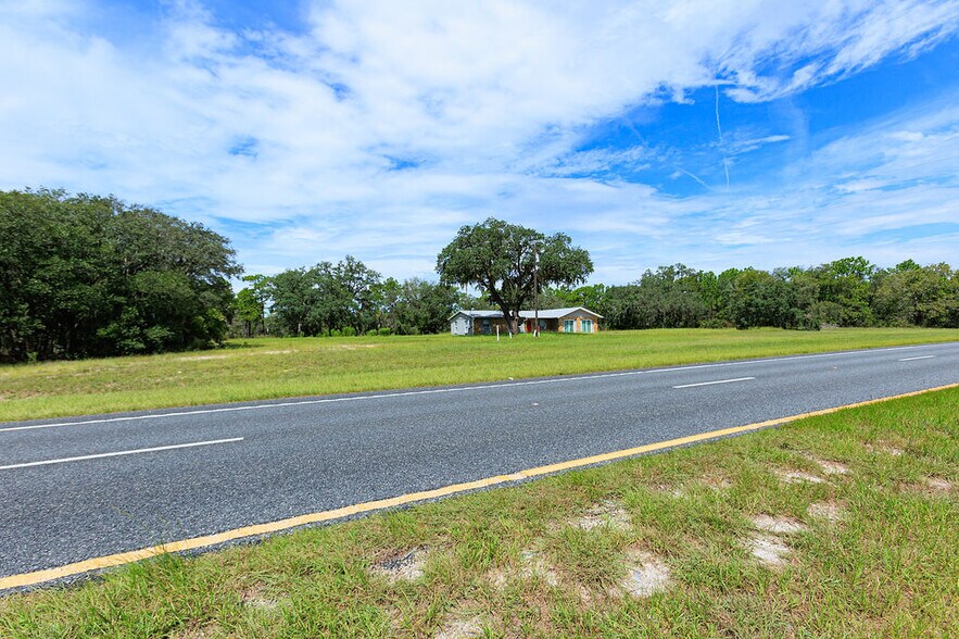 More Photos Of 15451 Commercial Way, Brooksville Office For Sale