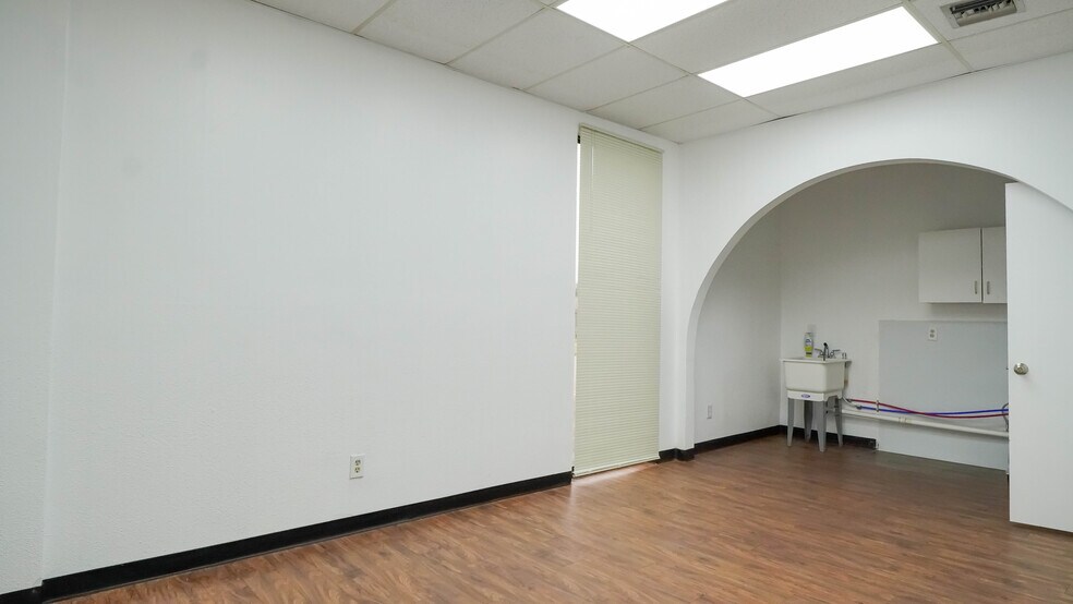 More Photos Of 8700 9th Ave, Port Arthur Office Residential For Lease
