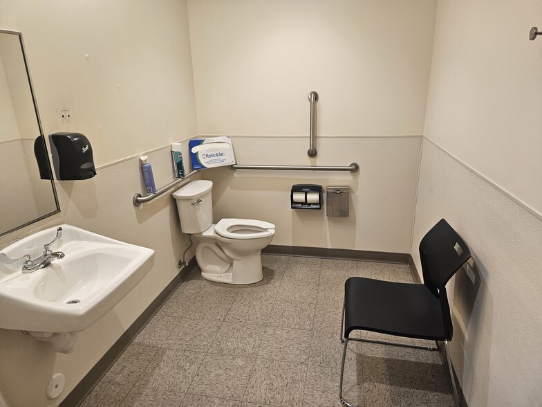 More Photos Of 10690 Del Mar Pky, Aurora Unknown For Lease