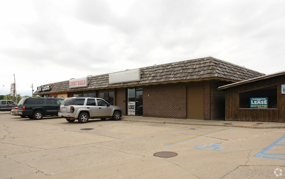 More Photos Of 615-643 E Saginaw Hwy, Grand Ledge Unknown For Lease