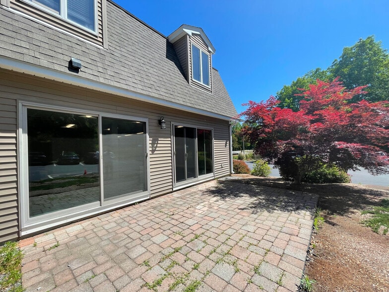 More Photos Of 434 Littleton Rd, Westford Storefront Retail Office For Lease