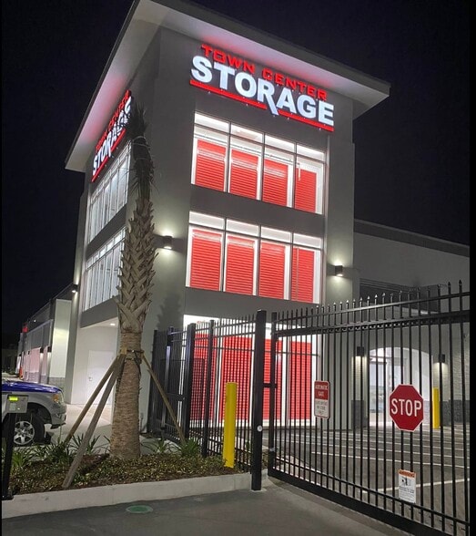 More Photos Of 3555 St Johns Bluff Rd, Jacksonville Self Storage For Sale