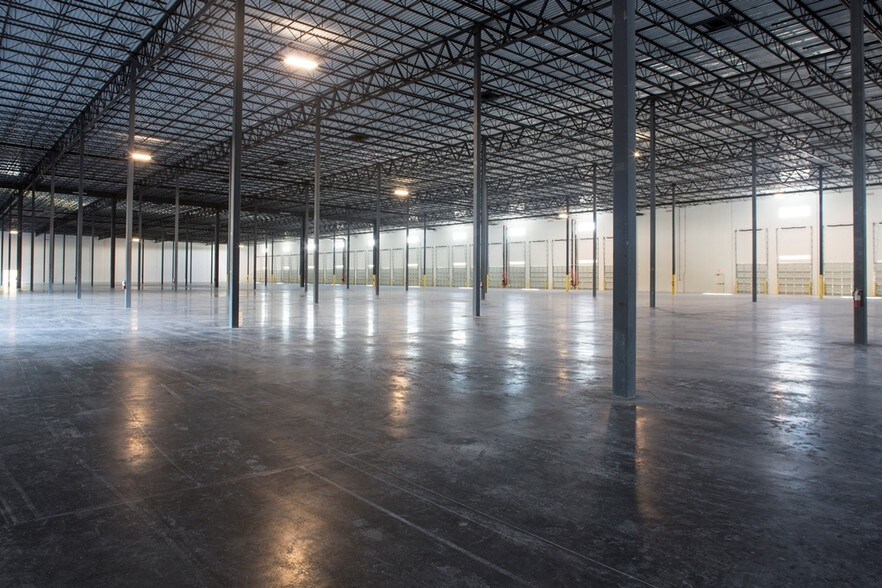 More Photos Of 11255 NW 106th St, Miami Warehouse For Lease