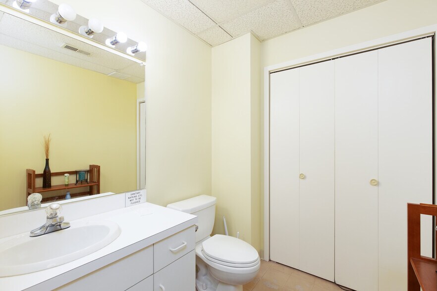 More Photos Of 155 Sycamore St, Glastonbury Office For Lease