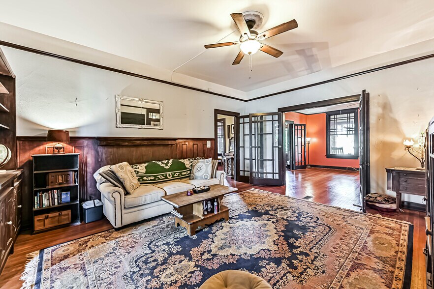 More Photos Of 2911 Broadway St, Galveston Specialty For Sale