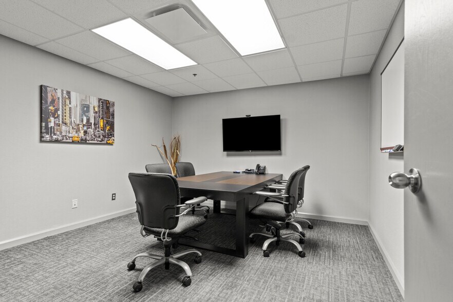 More Photos Of 600 Boulevard S, Huntsville Coworking Space