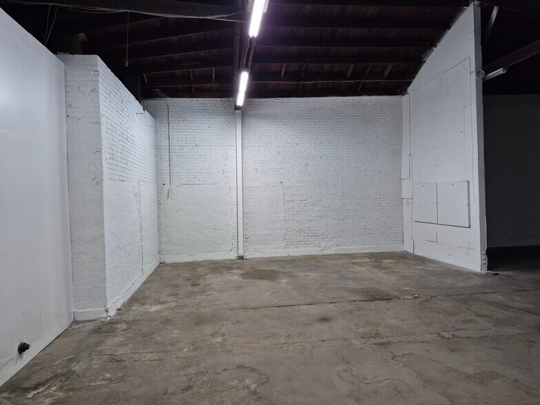 More Photos Of 6080 S Hoover St, Los Angeles Unknown For Lease