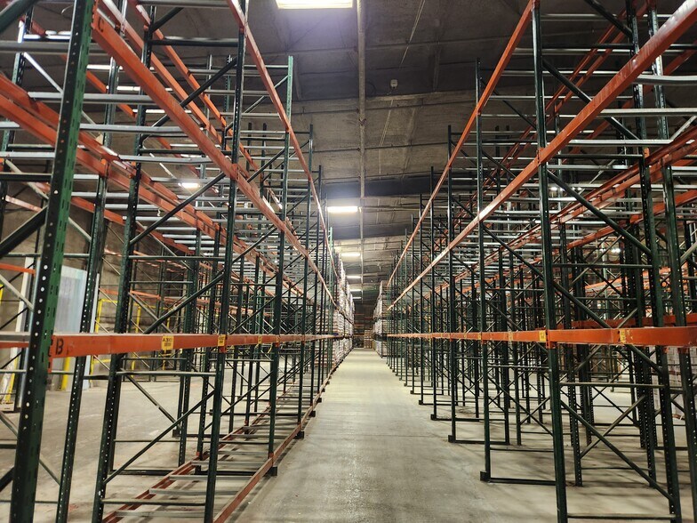 More Photos Of 1301 N Three Notch St, Troy Flex For Lease