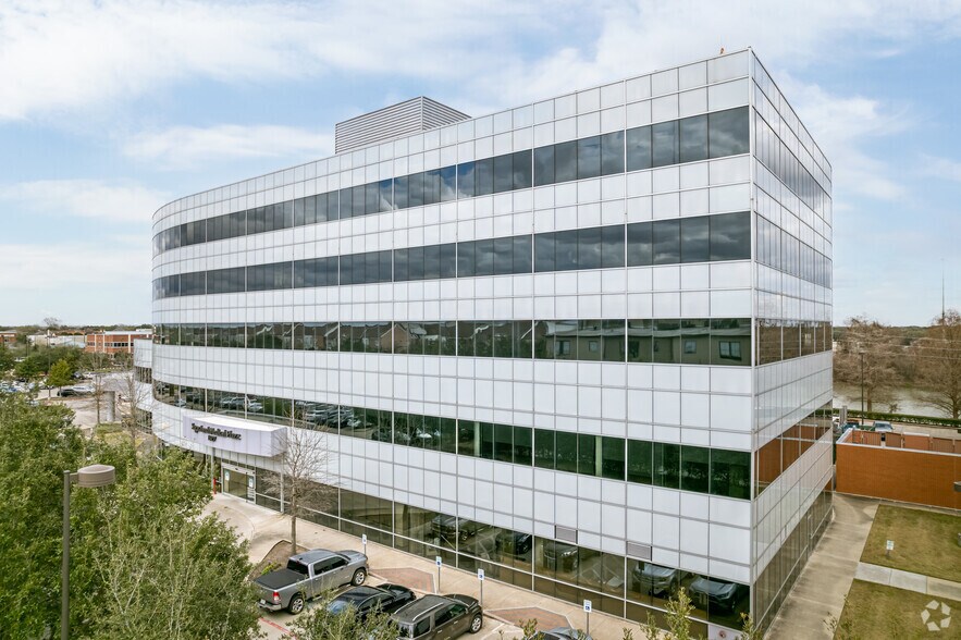 More Photos Of 1327 Lake Pointe Pky, Sugar Land Medical For Lease