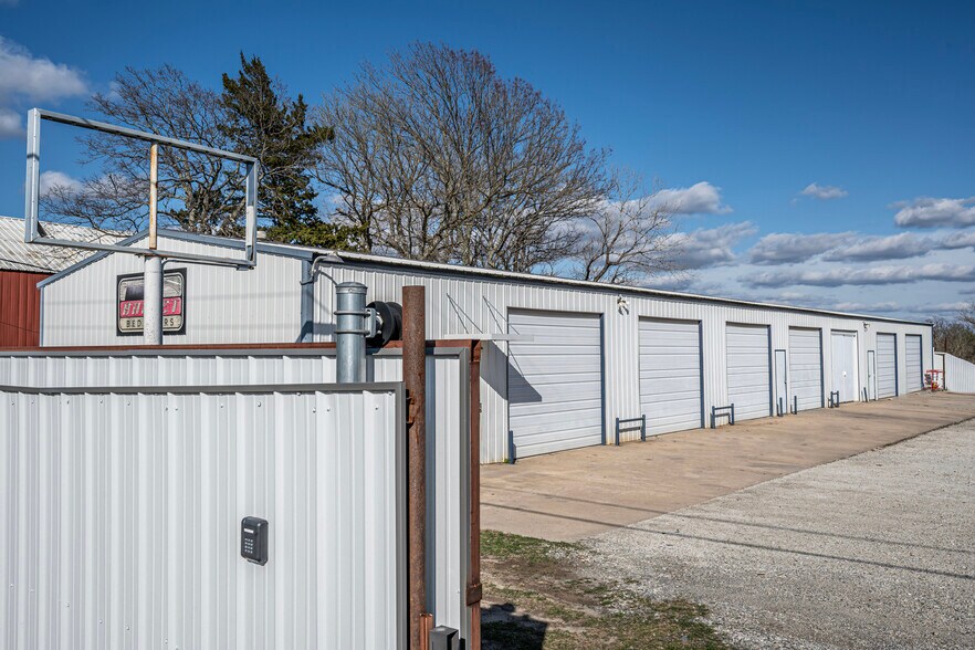 More Photos Of 11206 N Broadway Ave, Ada Warehouse For Sale