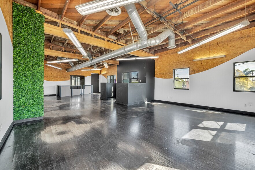 More Photos Of 5008 Venice Blvd, Los Angeles Loft Creative Space For Lease