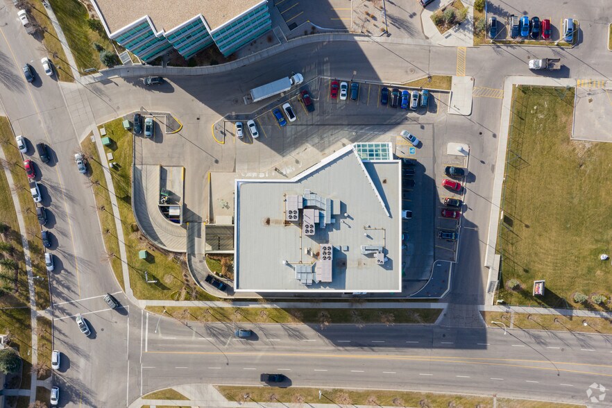 More Photos Of 15 Sunpark Dr SE, Calgary Office For Lease