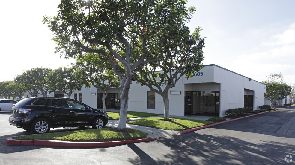 Primary Photo Of 3605 W MacArthur Blvd, Santa Ana Warehouse For Lease