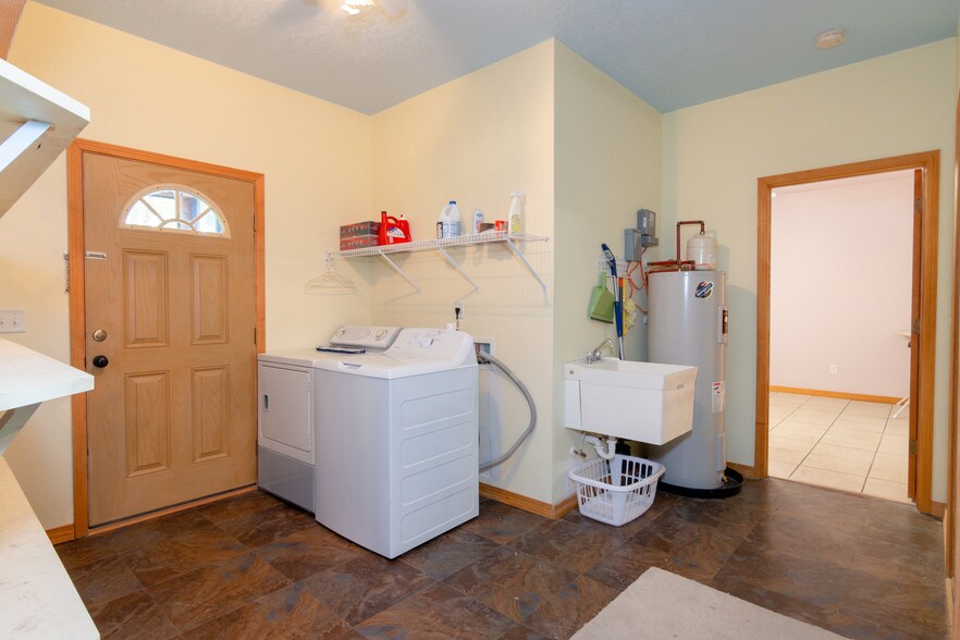 More Photos Of 5702 Pebble Ridge Dr, Milton Medical For Sale