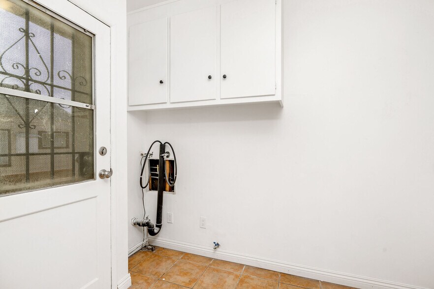 More Photos Of 4376 W 134th St, Hawthorne Apartments For Sale
