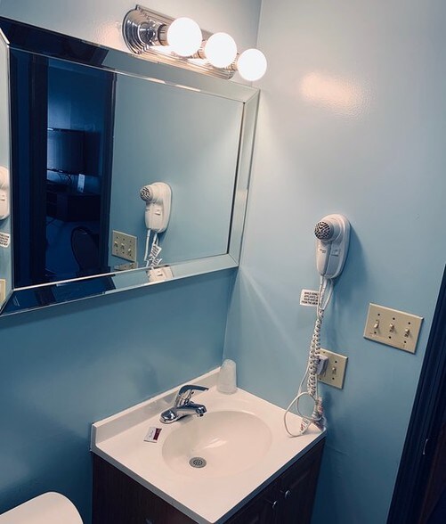 More Photos Of 2550 Lone Oak Rd, Paducah Hotel For Sale