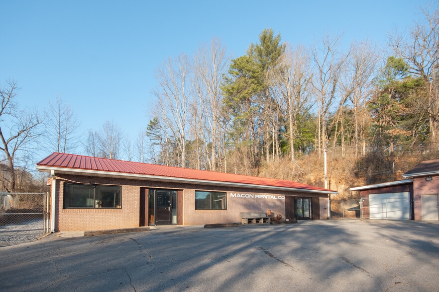 More Photos Of 535 W Main St, Franklin Specialty For Sale