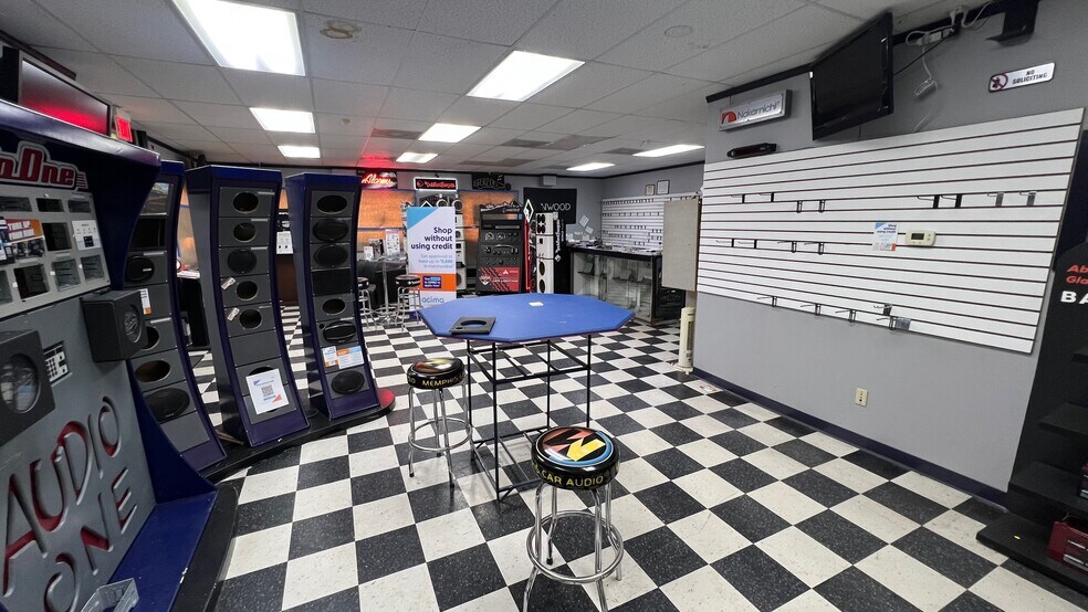 More Photos Of 894 E Little Creek Rd, Norfolk Auto Repair For Lease