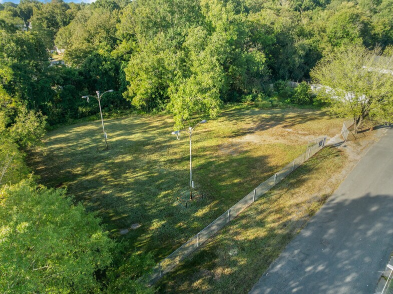 More Photos Of 1008 Gilbert St, Durham Land For Lease