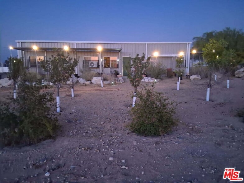 More Photos Of 9025 Camp Rock Rd, Lucerne Valley Veterinarian Kennel For Sale