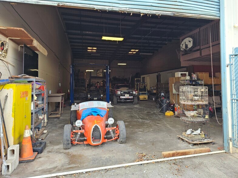 More Photos Of 96-1276-1276 Waihona St, Pearl City Warehouse For Lease