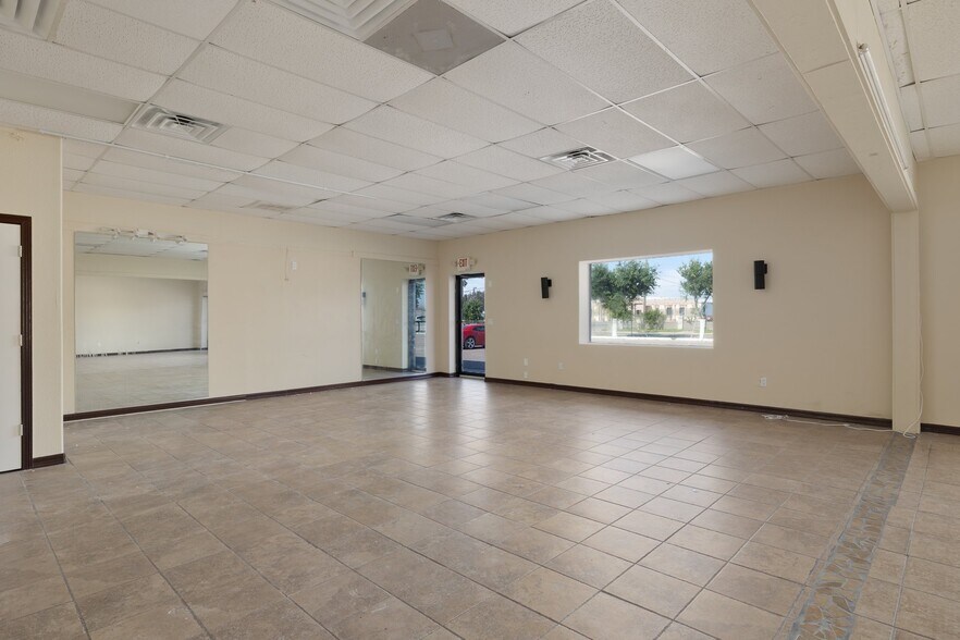 More Photos Of 302 E Business 83, San Juan Storefront Retail Office For Lease