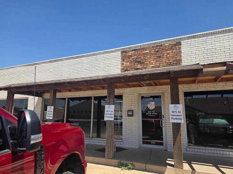 Primary Photo Of 1304 N Banks St, Pampa General Retail For Lease
