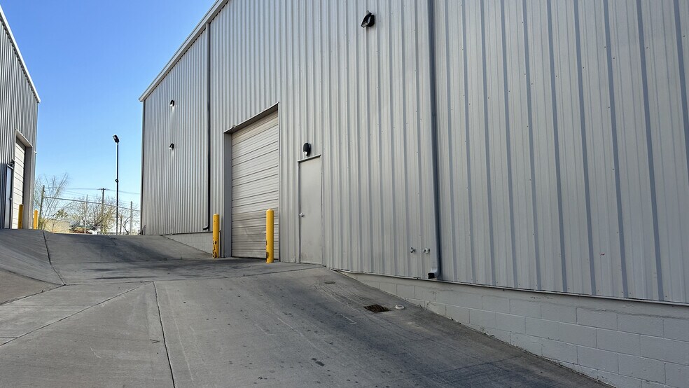 More Photos Of 1345 Geronimo Dr, El Paso Distribution For Sale